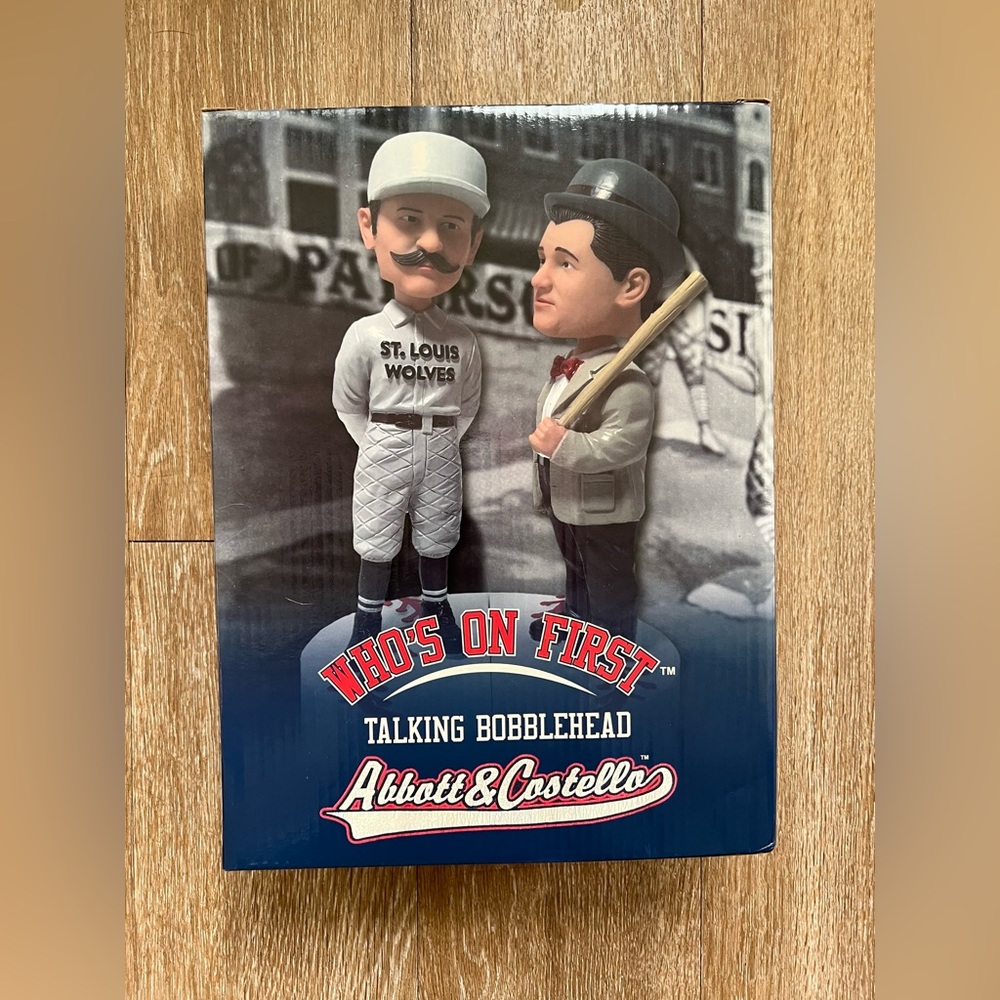 ABBOTT AND COSTELLO “WHO'S ON FIRST?" TALKING BOBBLEHEAD SET {PRESALE]